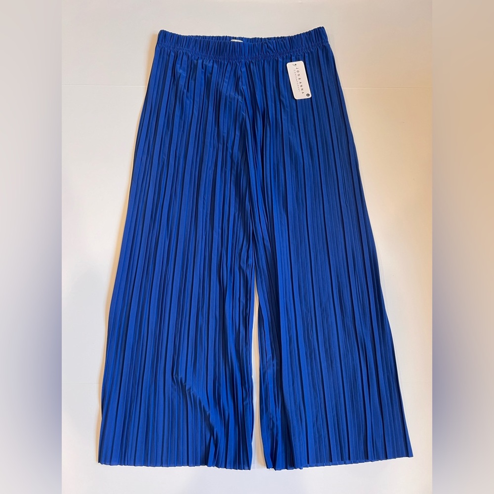Jon & Anna Contemporary Women’s Pants Size XL Color Blue.
Pants length 34”